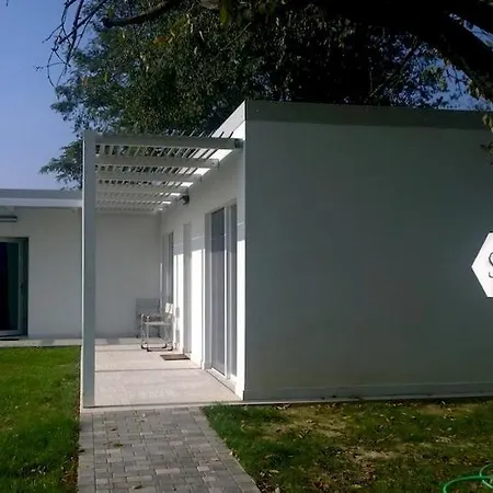 Il Giardino Di Rebecca Panzió 2*